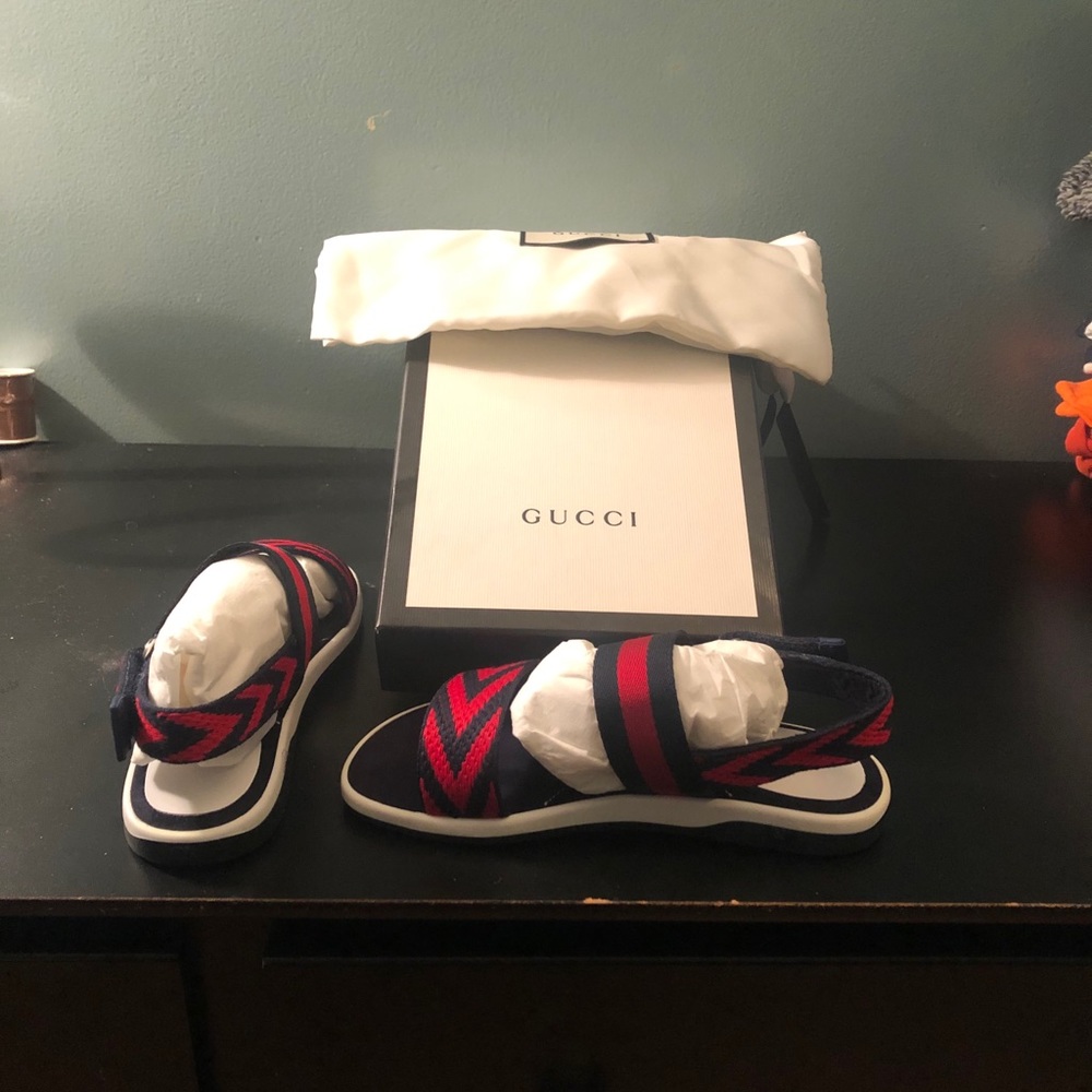 Gucci Kids Chevron Strap Sandals